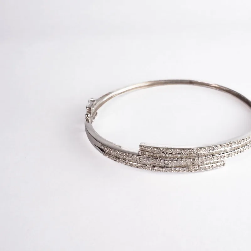 Pulseira Dura Ouro Branco Brilhantes e Baguetes, foto 2